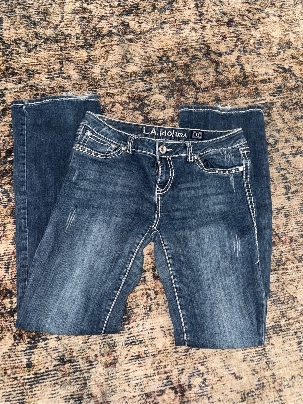 Y2K bedazzled L.A. idol Women's Medium Wash Bootcut Jeans - Distressed Detail